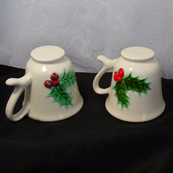1960's Christmas Coffee Tea Cup Mug Holly Berries, Vintage Hand Painted . - Picture 13 of 15